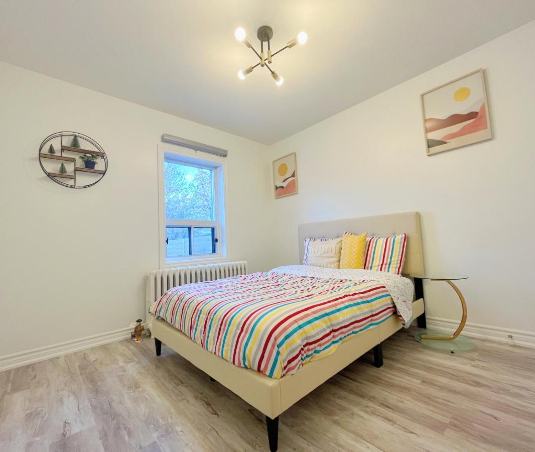 2B With Parking, 10Km To Toronto Downtown Hotel Екстериор снимка