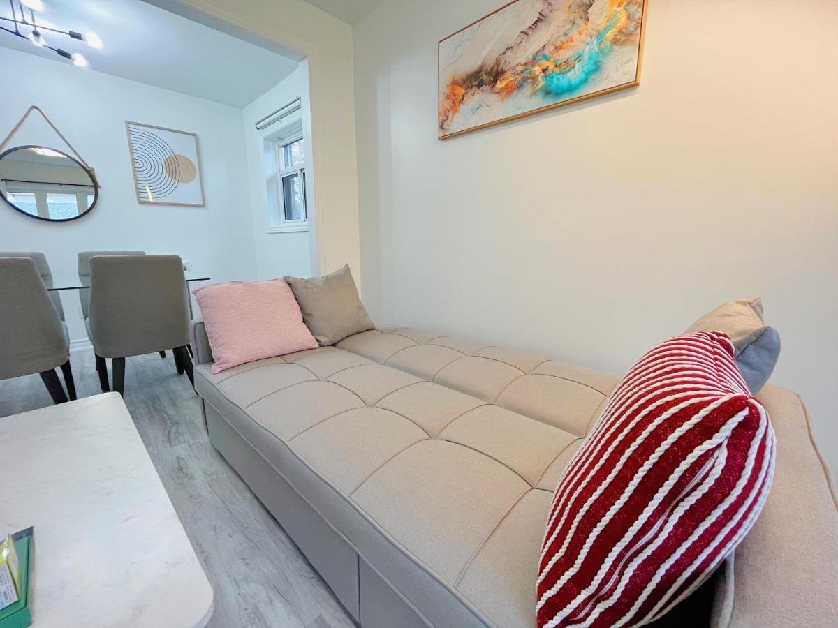 2B With Parking, 10Km To Toronto Downtown Hotel Екстериор снимка