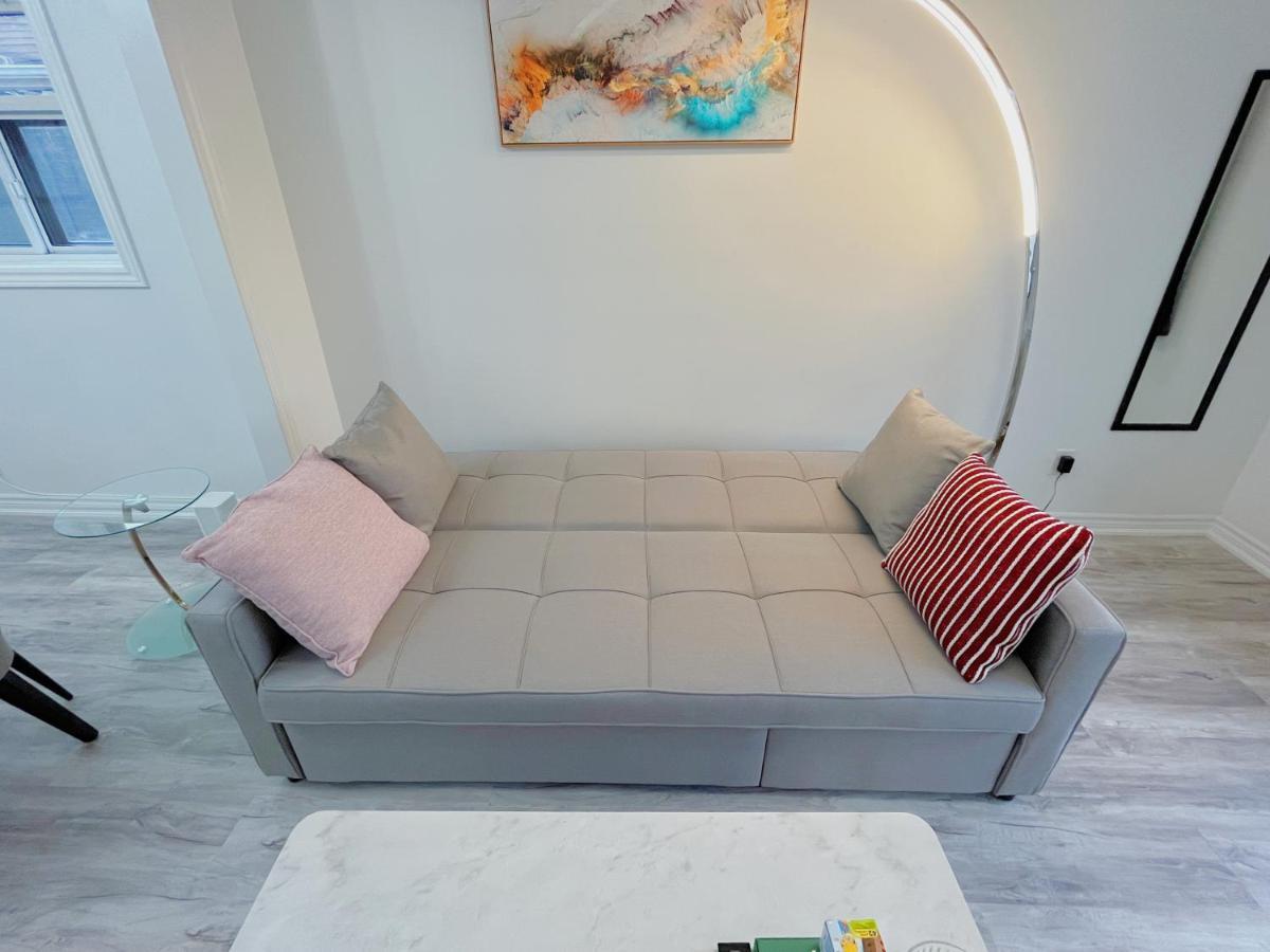2B With Parking, 10Km To Toronto Downtown Hotel Екстериор снимка